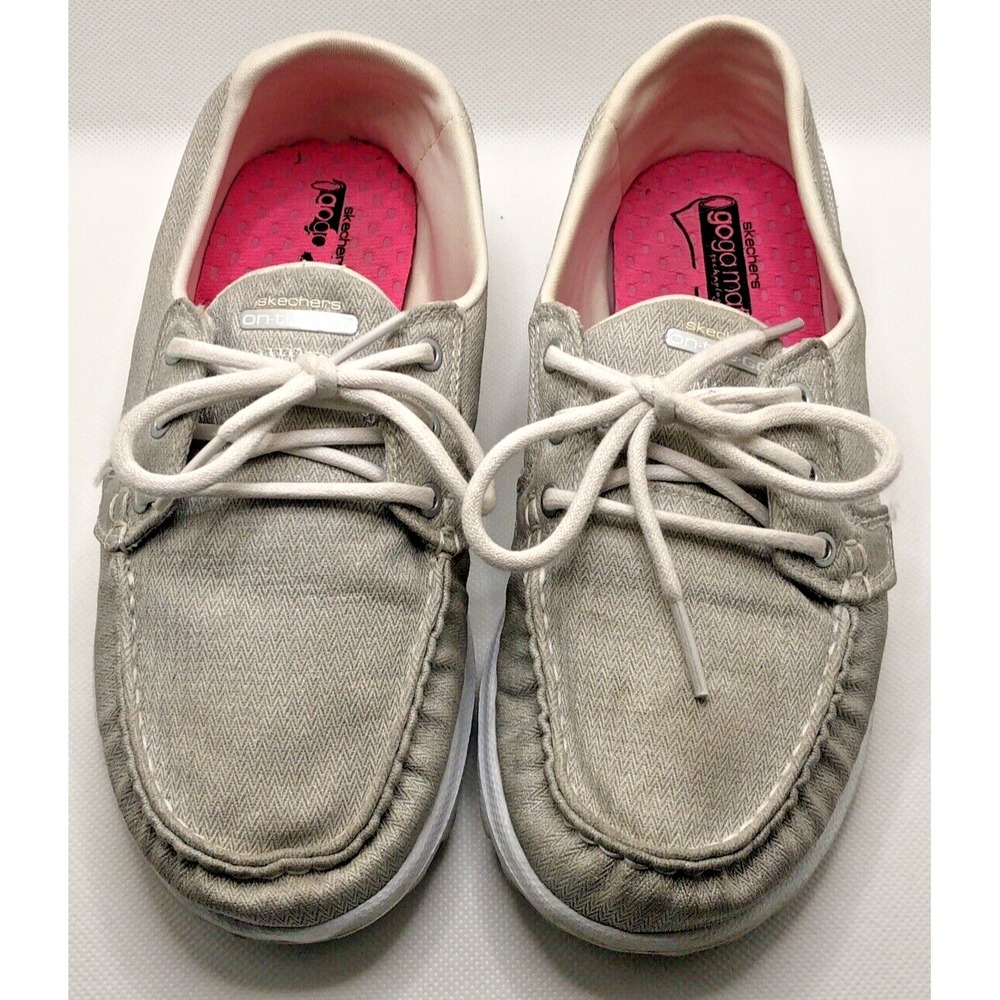 Sketchers On the Go Womens sz 6.5 Silver Boat Shoes Goga Mat Insoles